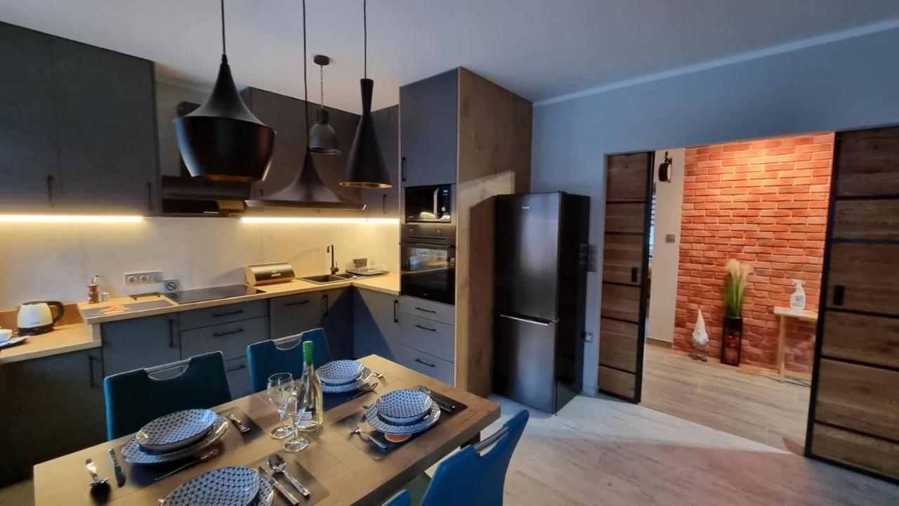 Апартаменты Apartament Luxloft Пеховице Экстерьер фото