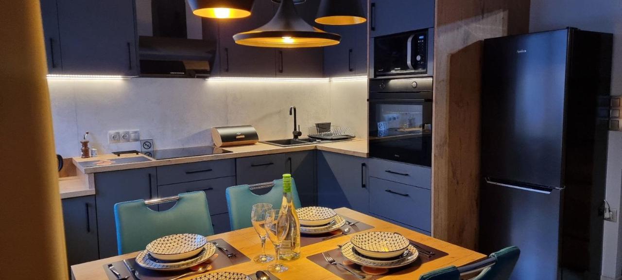 Апартаменты Apartament Luxloft Пеховице Экстерьер фото